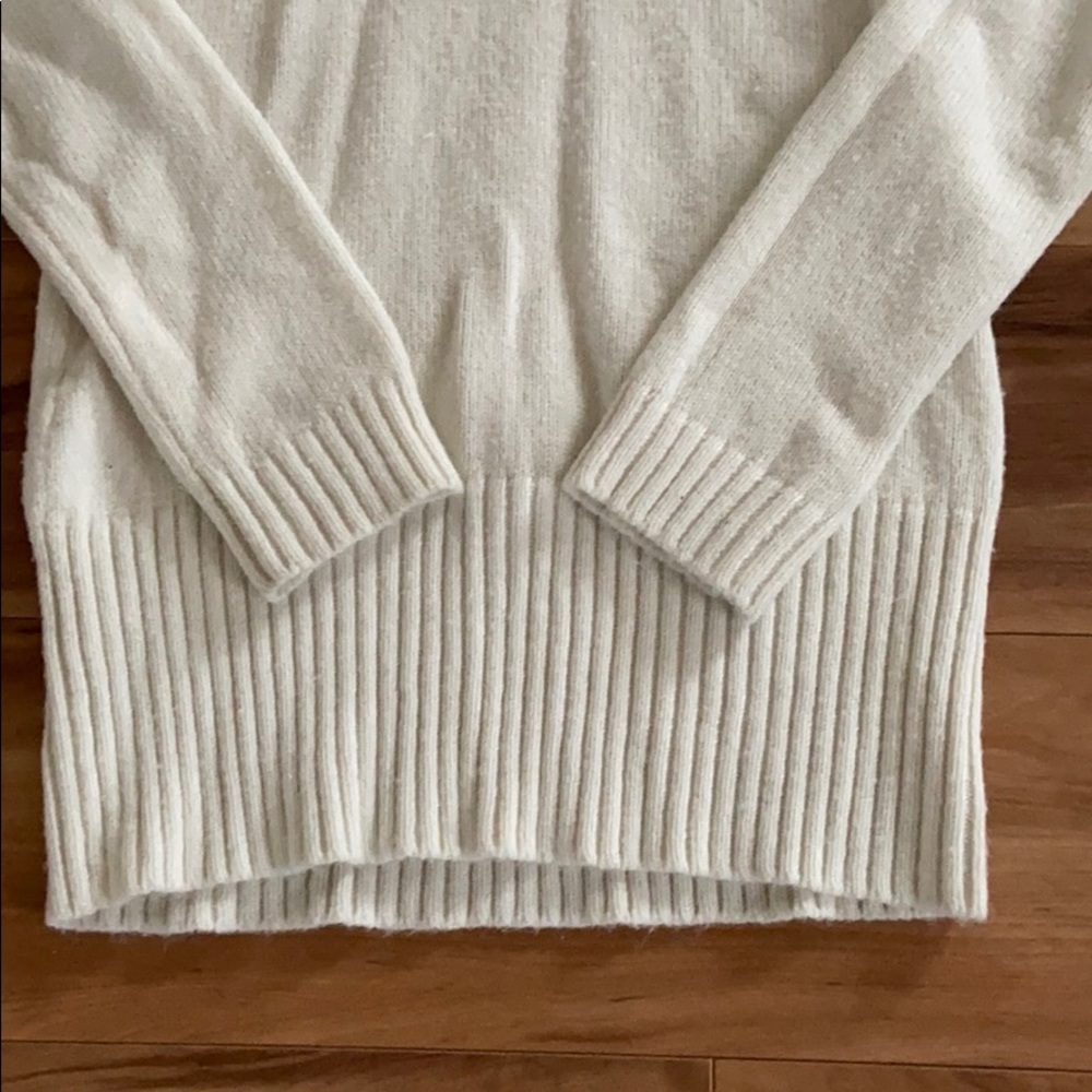 Wet Seal white/Ivory cozy woman’s sweater - Picture 7 of 8